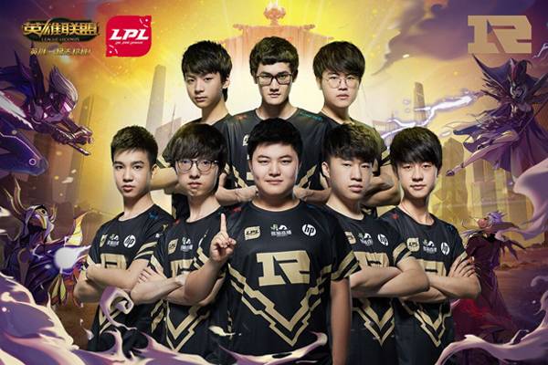 球队中场在 球队中场在