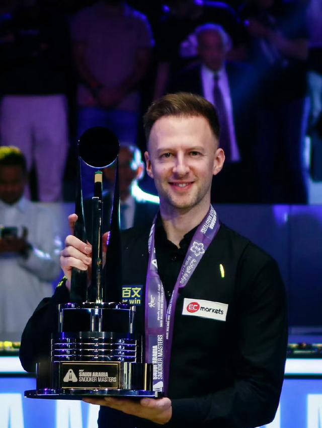 他的投篮出 他的投篮出