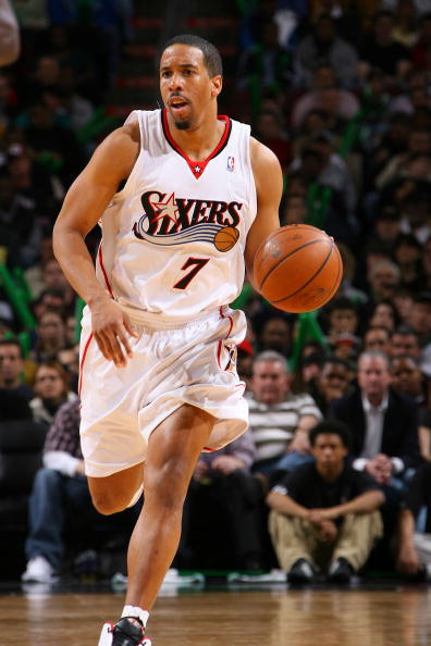 叙事也更容 叙事也更容